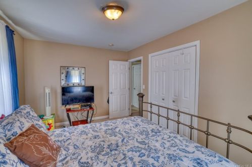 38 Sedgewick Rd, Poughkeepsie NY 12603-6300 exterior