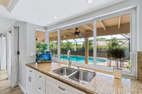 17335 Lake Park Rd, Boca Raton FL 33487-1166 exterior