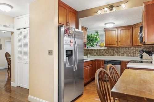 48 Trowbridge Circuit, Worcester MA 01603-2223 exterior