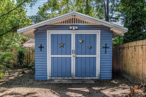 905 Cayuga St, Tampa FL 33603-4216 exterior