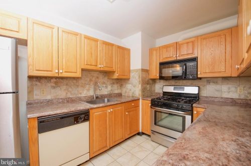 362 Bowler Ct, Piscataway NJ 08854-6649 exterior