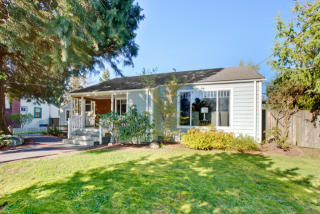 11237 Occidental Ave, Seattle WA  98148-2051 exterior