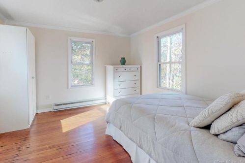 11 Mtn Rd, Wilton CT 06897-4912 exterior