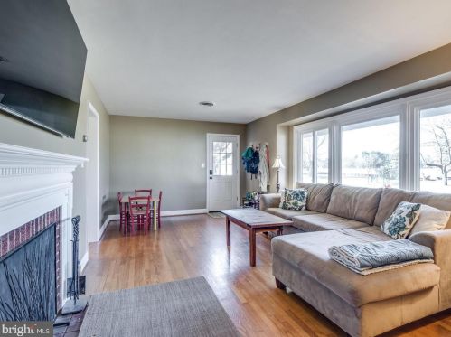 503 Evergreen Mills Rd, Leesburg VA  20175-8727 exterior