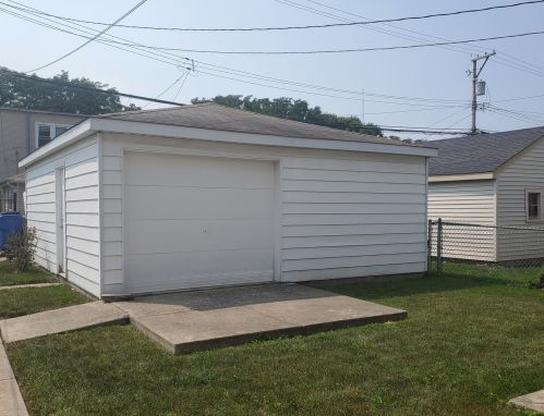 2930 Kilpatrick Ave, Chicago IL 60652-2025 exterior