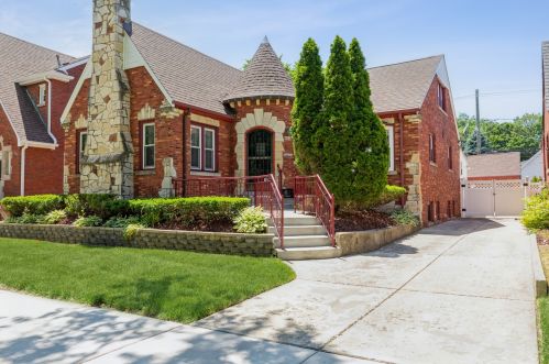 9538 Oakley Ave, Chicago, IL 60643-1012