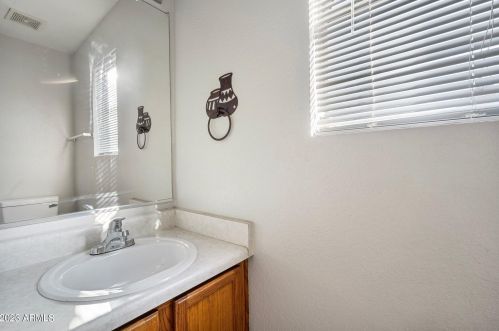 9402 Eaton Rd, Phoenix AZ  85037-4272 exterior