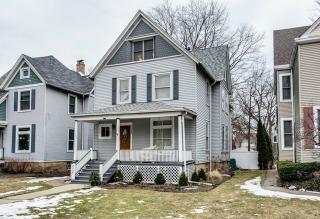 2135 Sherman Ave, Evanston, IL 60201-3203