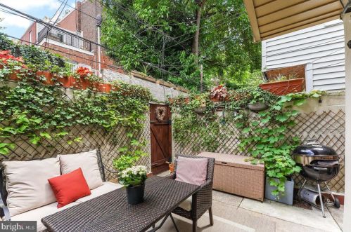 2045 Brandywine St, Philadelphia PA  19130-3204 exterior