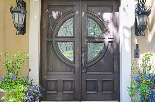 2255 Tropical Trl, Merritt Island FL 32952-4102 exterior