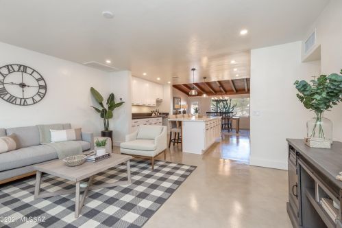 2602 Arroyo Chico, Tucson AZ  85716-5606 exterior