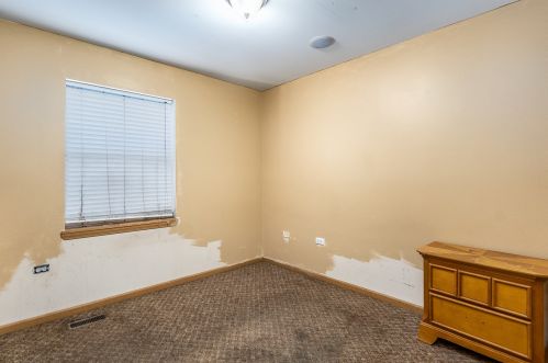 7215 Vincennes Ave, Chicago IL 60653-3410 exterior