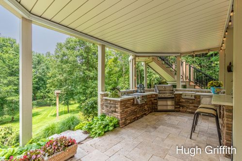 2041 Tall Pne Dr, Grand Rapids MI exterior