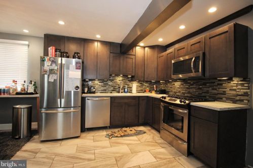 80 Ridgeway Ave, Manor PA 19036-1924 exterior