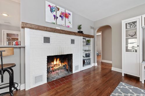 201 Rdg Ave, Bull Valley IL 60014-3421 exterior