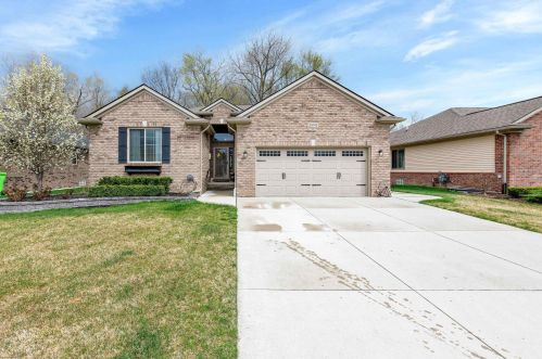 28745 Iris Dr, New Baltimore, MI 48047-5418