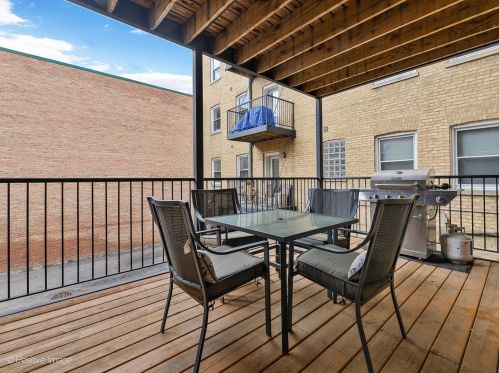 1347 Eddy St, Chicago IL  60657-1431 exterior