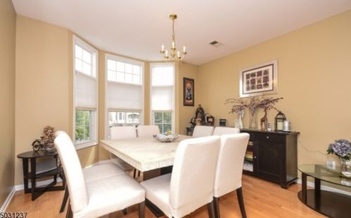 414 Turlington Ct, Livingston NJ 07039-8266 exterior