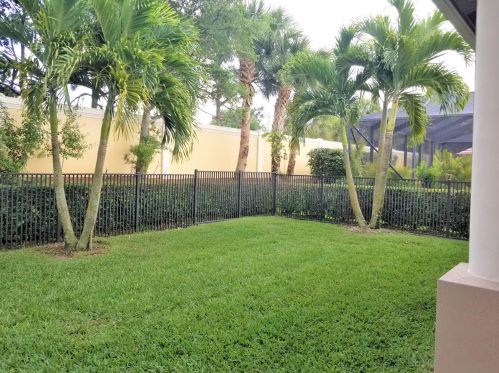 9048 Short Chip Cir, Fort Pierce FL 34986-2800 exterior