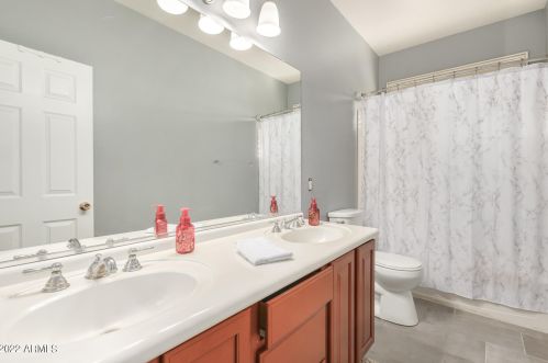 2122 Apache Rain Rd, Phoenix AZ  85085-5084 exterior