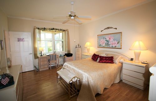 566 Cortina Ln, Fort Pierce FL 34986-1742 exterior