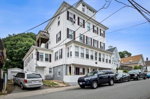 4 Oak St, Gloucester MA 01930-2812 exterior