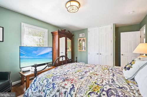 9101 Cherbourg Dr, Rockville MD 20854-3107 exterior