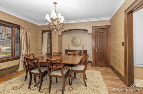 910 Pinecrest Ave, Grand Rapids MI 49506-3437 exterior