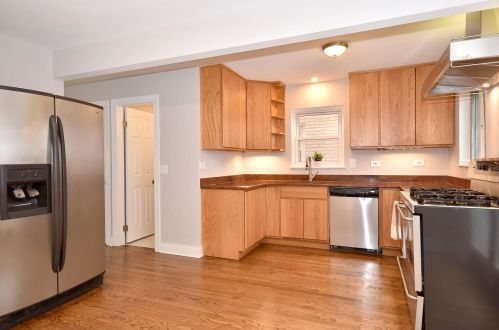 6657 Olmsted Ave, Chicago IL 60631-1335 exterior