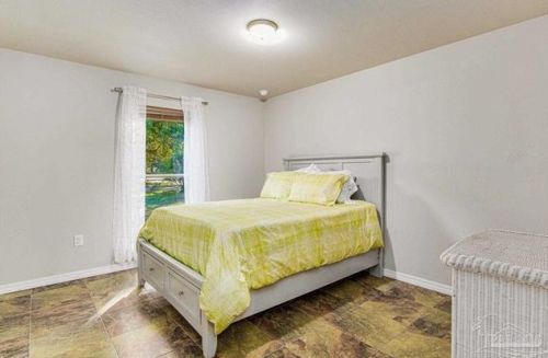 3906 Jarrett St, Milton FL  32571-2426 exterior