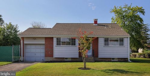 81 Falmouth Rd, Trenton, NJ 08620-1548