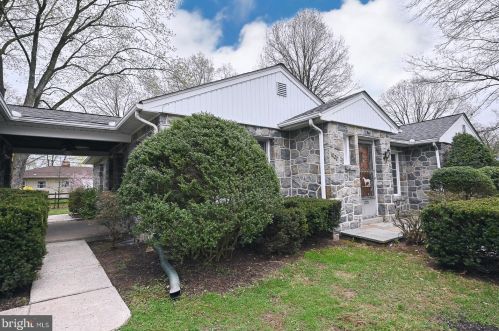 1022 Pine St, Pottstown, PA 19464-3912