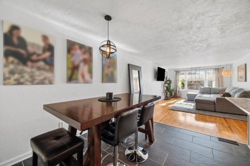 1300 Blue Jay Dr, Pittsburgh PA  15243-1206 exterior