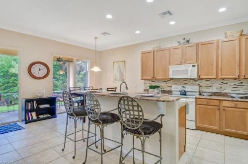 5706 Lago Villaggio Way, Naples FL 34104-5740 exterior