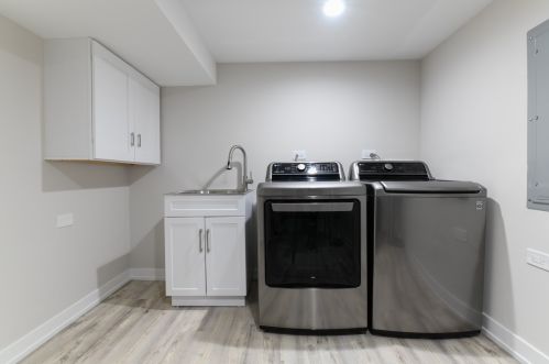 7810 Cressett Dr, Chicago IL  60707-1344 exterior