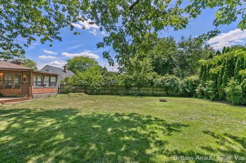 913 Fairfield Ave, Grand Rapids MI 49504-3745 exterior