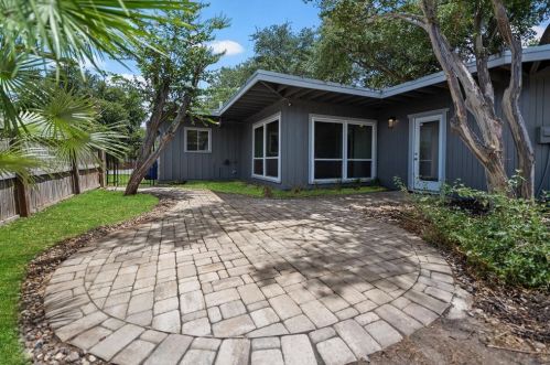 1802 Edgehill Dr, San Antonio TX 78209-2023 exterior