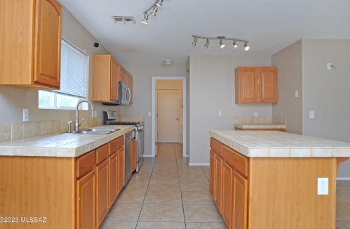 8517 Ramona Madera Ln, Tucson AZ  85747-5712 exterior