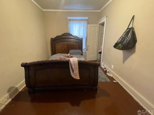 197 Lawrence St, New Brunswick, NJ 08901-3484