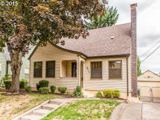 6614 22nd Ave, Portland, OR 97211-5355