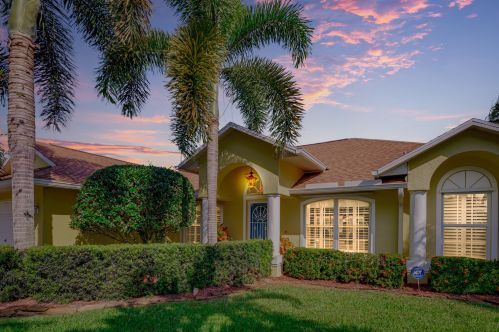 139 Royce Ave, Fort Pierce, FL 34983-1238