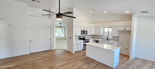 9660 Heartland St, Tucson, AZ 85742-8937