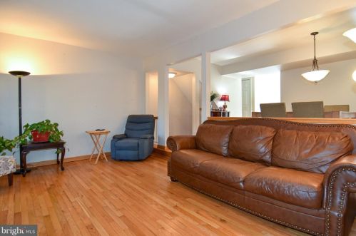 11531 Pne Cone Ct, Herndon VA 20191-2239 exterior