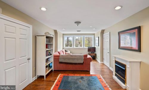 580 Mermaid Ln, Philadelphia PA 19118-4026 exterior