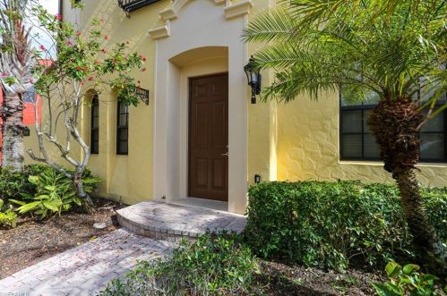 9118 Chula Vista St, Naples, FL 12003-3274