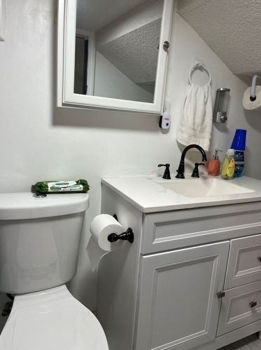 111 Wilber St, Springfield MA 01104-2527 exterior