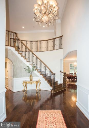 6125 Old Dominion Dr, Mc Lean VA  22101-4901 exterior