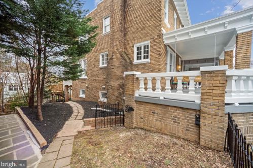 1700 Hobart St, Washington DC 20009-3705 exterior