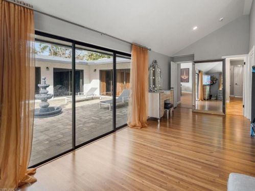 2550 16 Ave, Naples FL 34120-5492 exterior