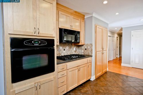 4080 Burbank Dr, Concord CA 94521-1023 exterior